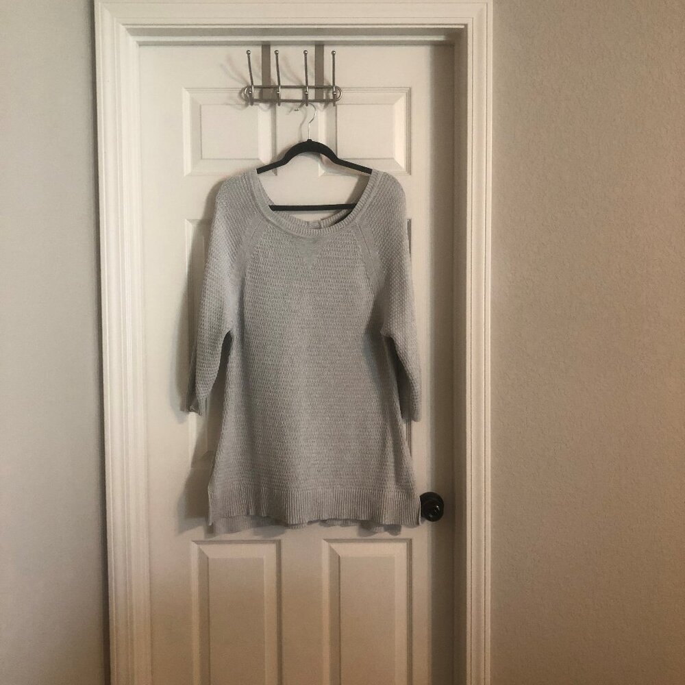 Lane‎ Bryant light gray 3/4 sleeve round neck button back sweater size 14/16